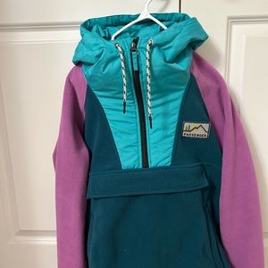 Women’s Passenger Pullover size Small